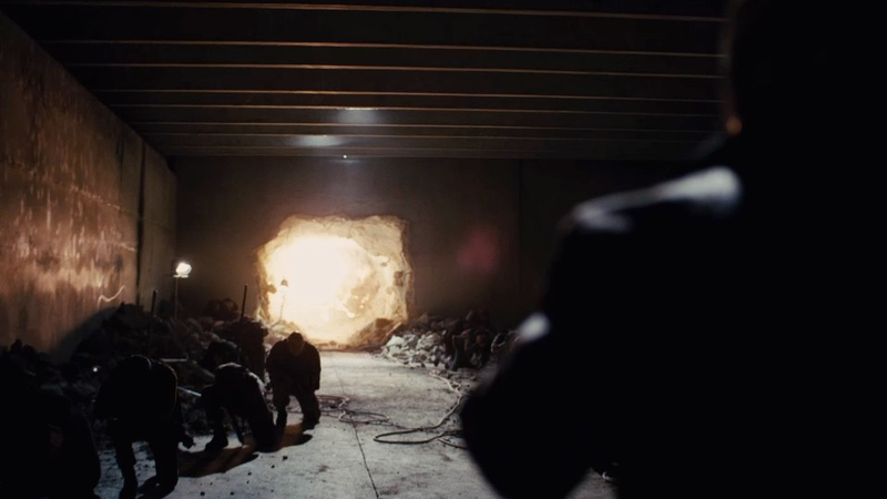 Illustration for article titled Dark Knight Rises trailer screencaps show just how bad it gets for Bruce Wayne